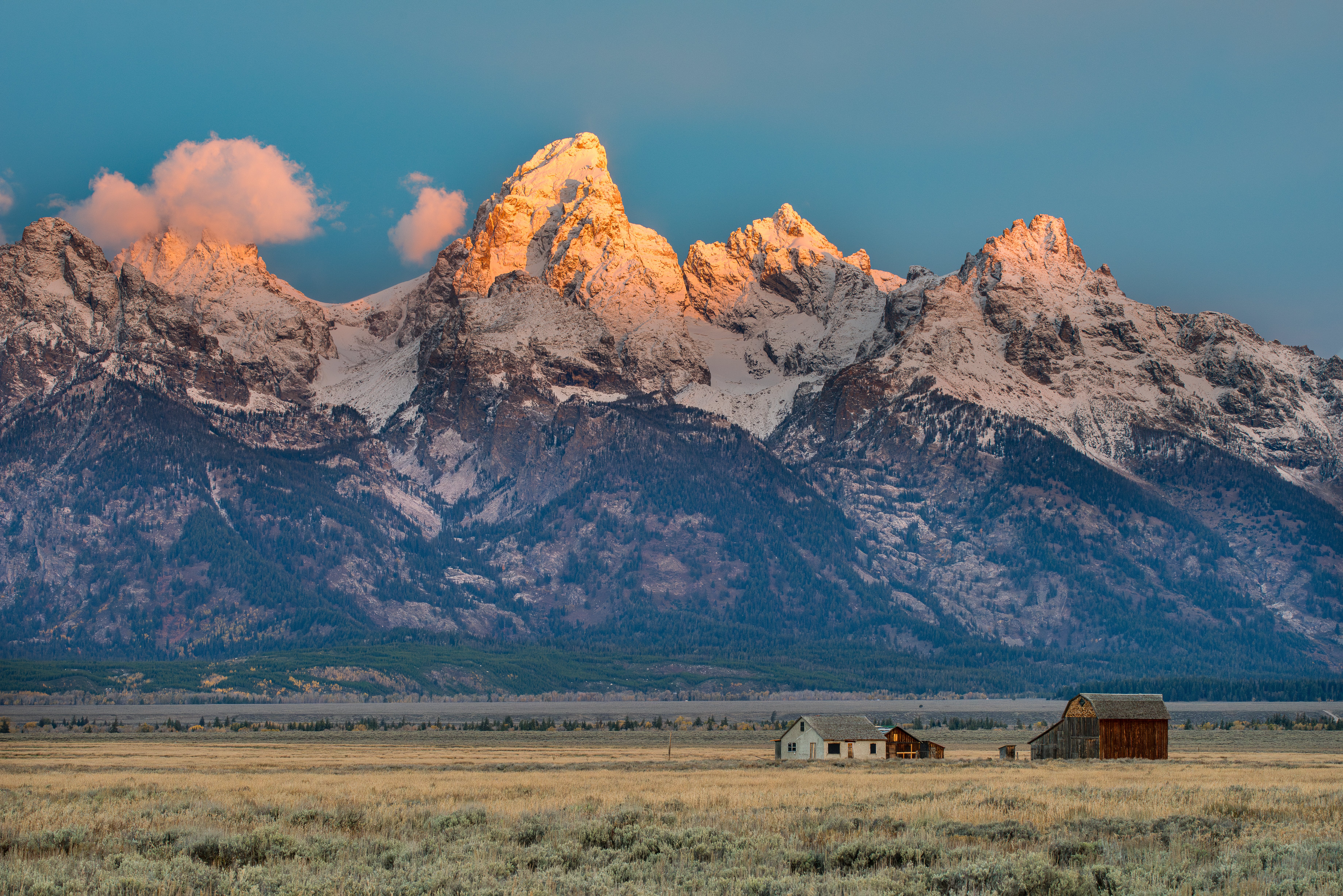 Mormon-Row_mountains_grand-Teton-National-Park_istock