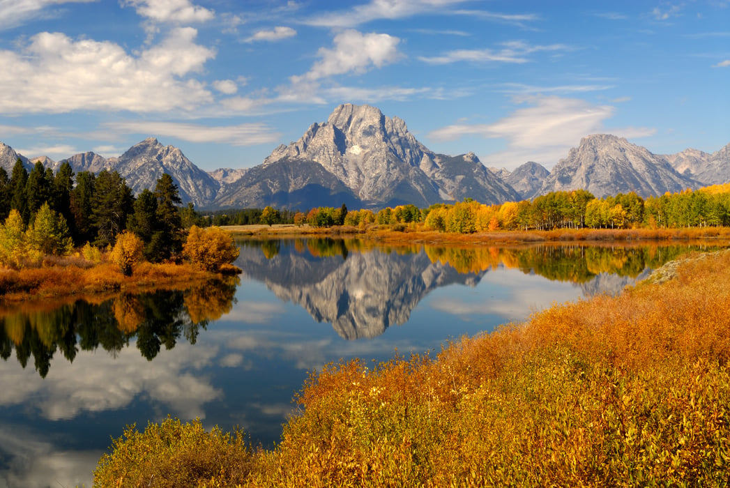 mt-moran_oxbow-bend_Grand-Teton-National-Park_mountain_istock